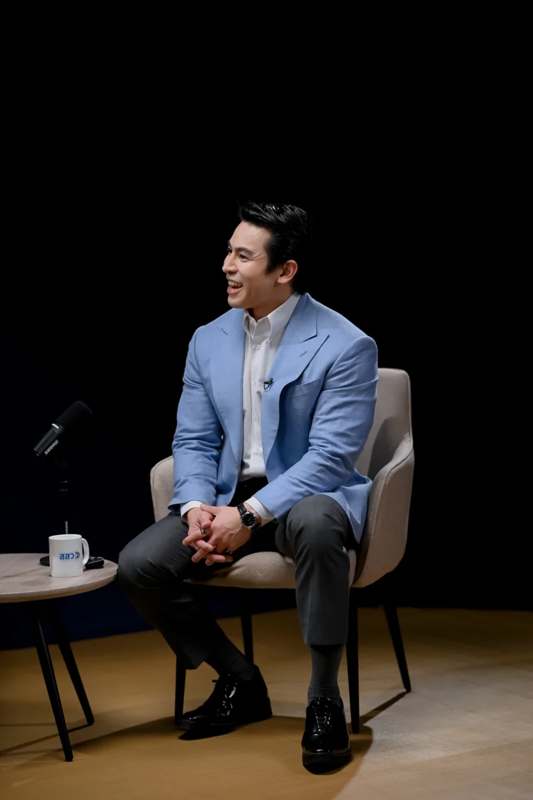 ดร.ณัฐพงศ์ นำศิริกุล หรือ ดร.ป๊อป พิธีกร 3 ภาษา ดำเนินรายการงานแถลงแผนการส่งเสริม SME ปี 2569 โดย สสว.